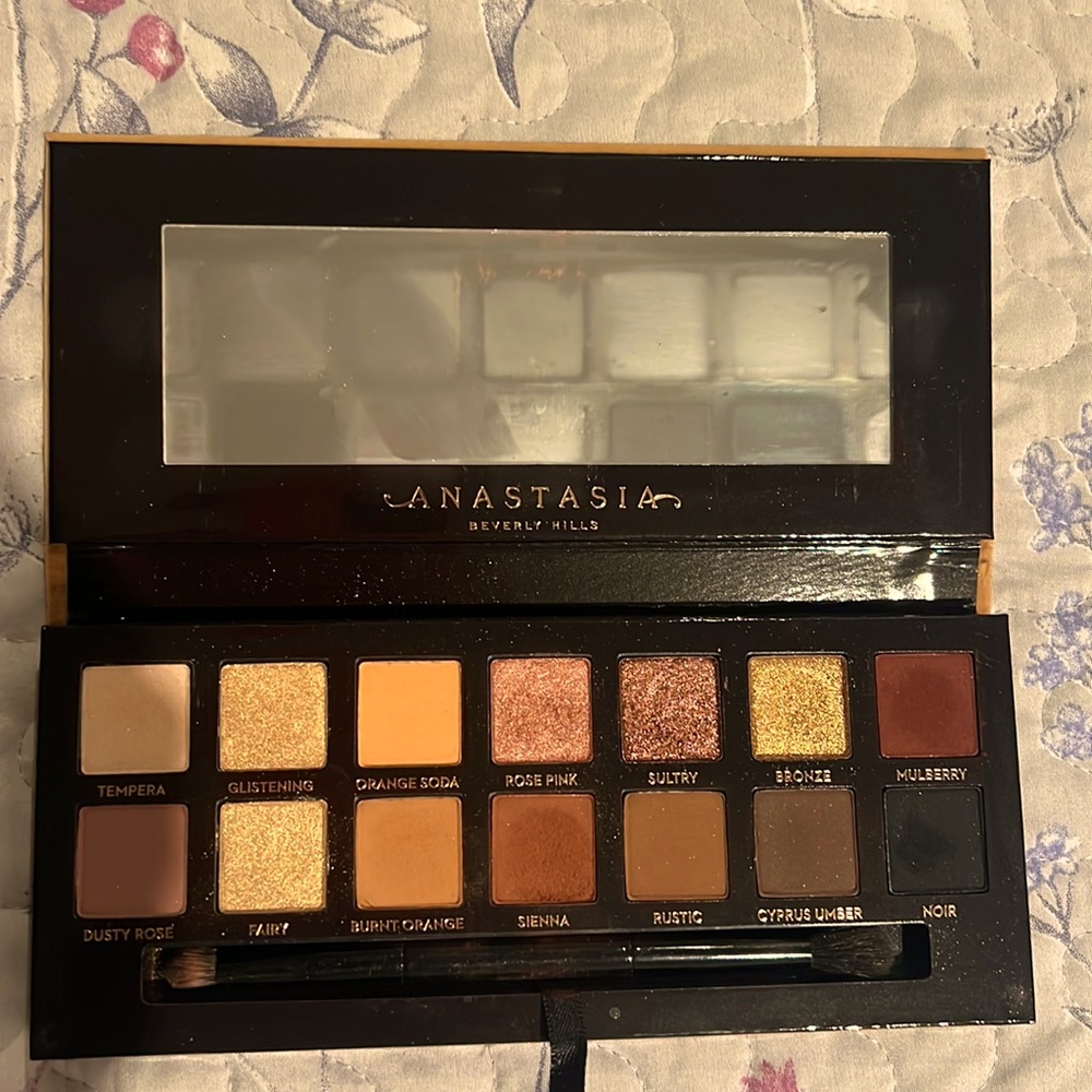 Soft glam palette